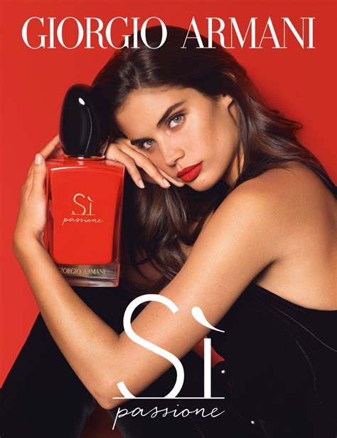 si perfume advert model.